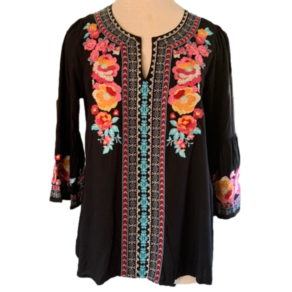 ANDREE by Unit sz S black embroidered top
